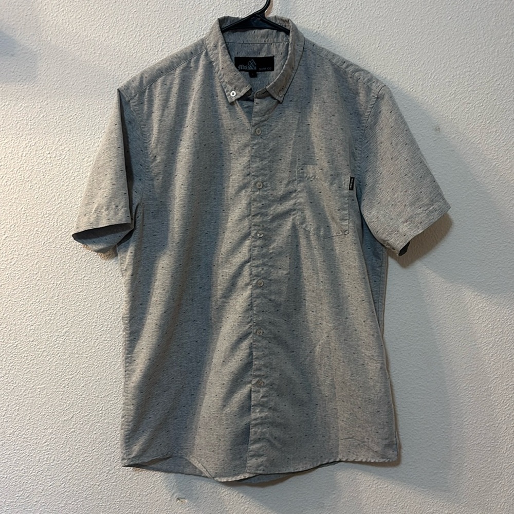 Molokai Short Sleeve Button Down Size Large - image 1